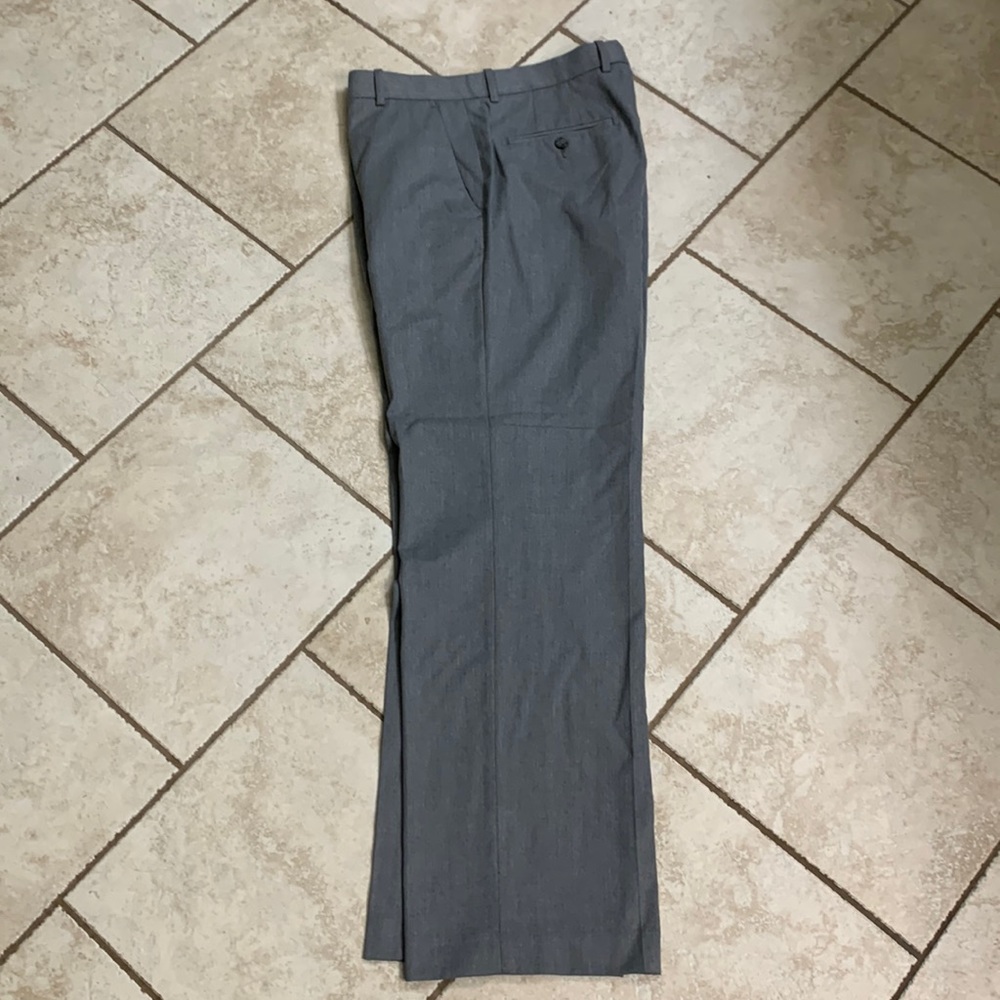 Perry Ellis Classic fit flat front slacks